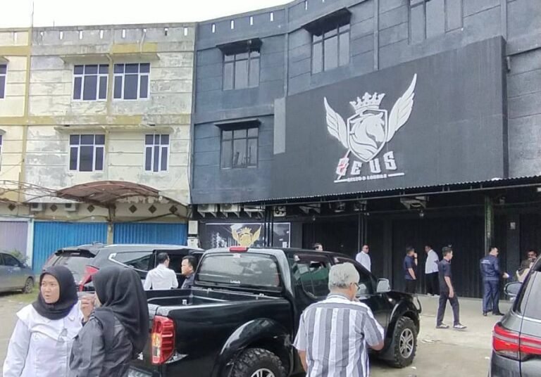 photo_6239947746165507928_y