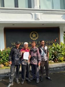 Foto : Dari Kiri, Mardi, Burhanuddin Daulay S Pd, Erli Sakti Simanjuntak, Erros