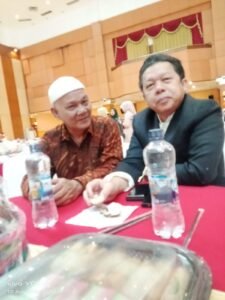 Foto : Kiri ( H Burhanudin Daulay S Pd ), Tokoh Masyarakat Sosa Se Padang Lawas Kanan ( Dr Edy Syahputra SH MH ) Ketua Ikabaya