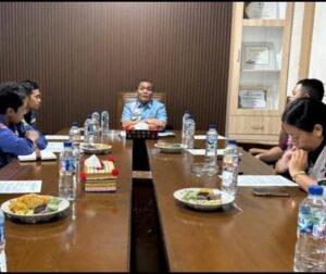 Foto : H Panguhum Nasution S Sos, M AP, Pj Sekda Padang Lawas, memberi Arahan